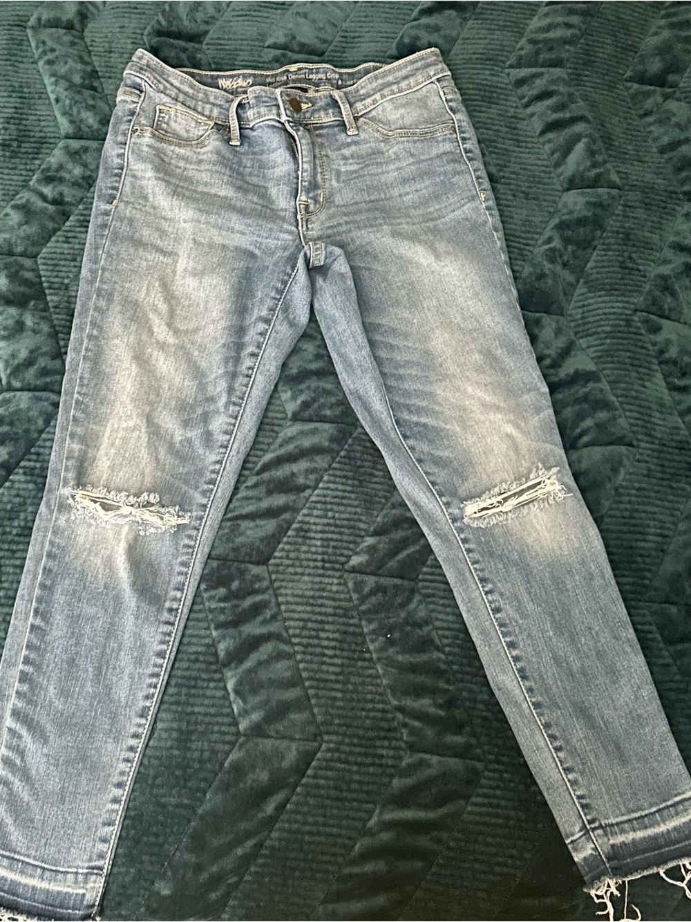 Mossimo Women’s Light Wash Distressed Skinny Jeans - Light Blue